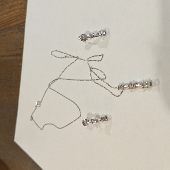 Jewelry - Diamond necklace and earrings 😍